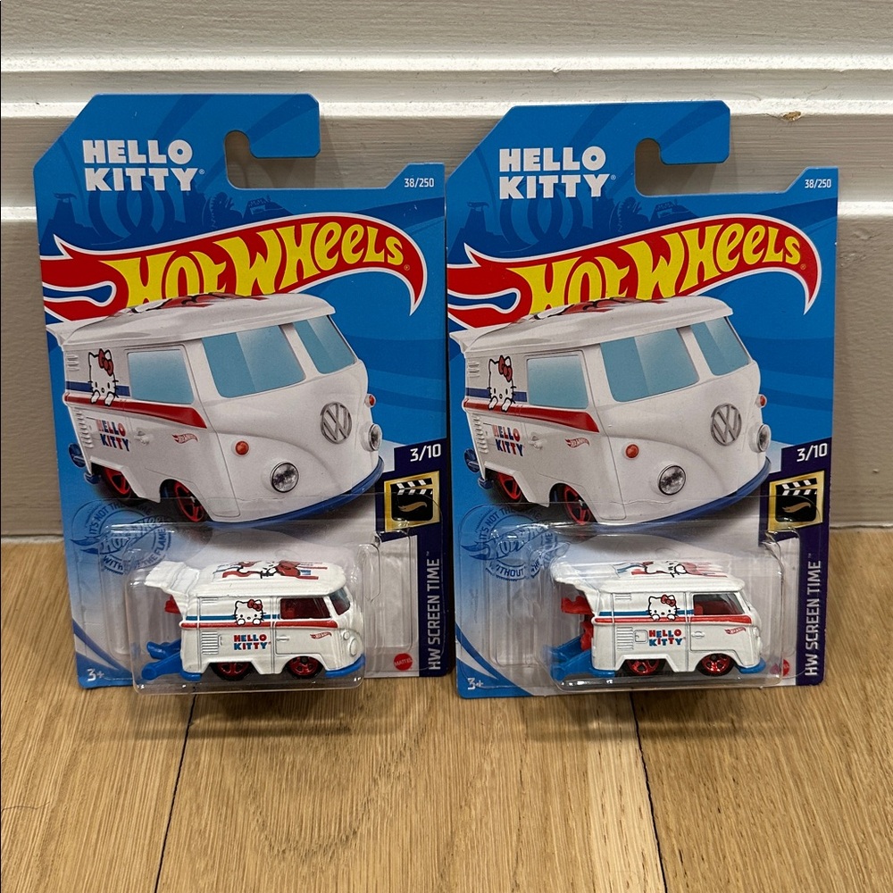 Hot Wheels x Hello Kitty Kool Kombi Diecast Car (Set of 2)